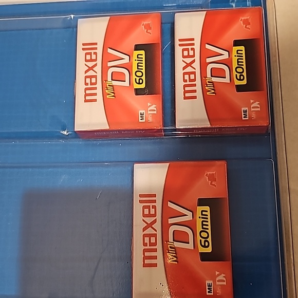 Maxell Mini DV Digital Cassette - Picture 3 of 12